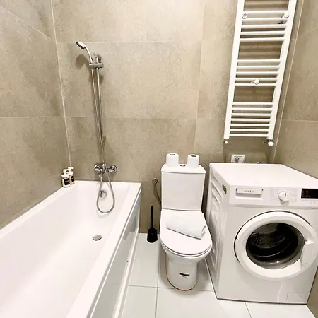 Address 13 - Palace Of Parliament Area Bukarest