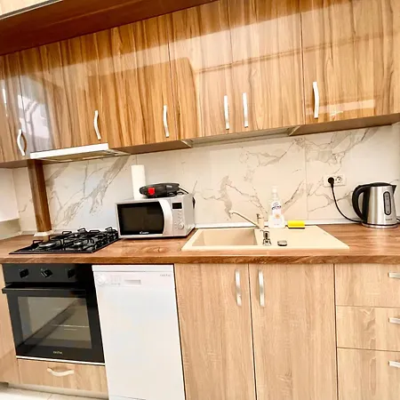 Address 13 - Palace Of Parliament Area * Bukarest